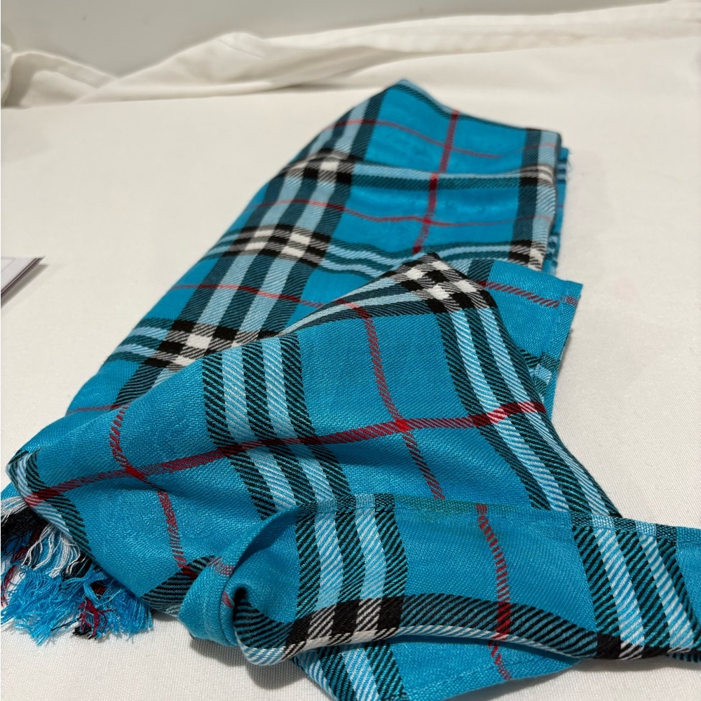 Authentic Burberry turquoise plaid scarf with certificate - Picture 4 of 9